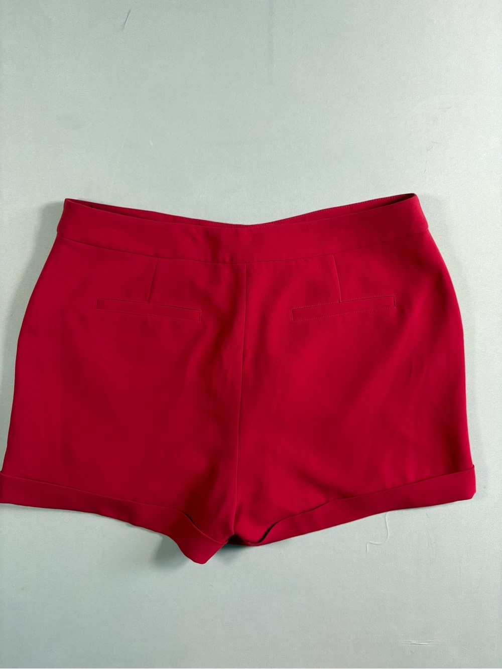 Cinq A Sept Women's Elaine Cuffed High Rise Crepe Shorts Cherry Red Size 12 - Picture 11 of 11